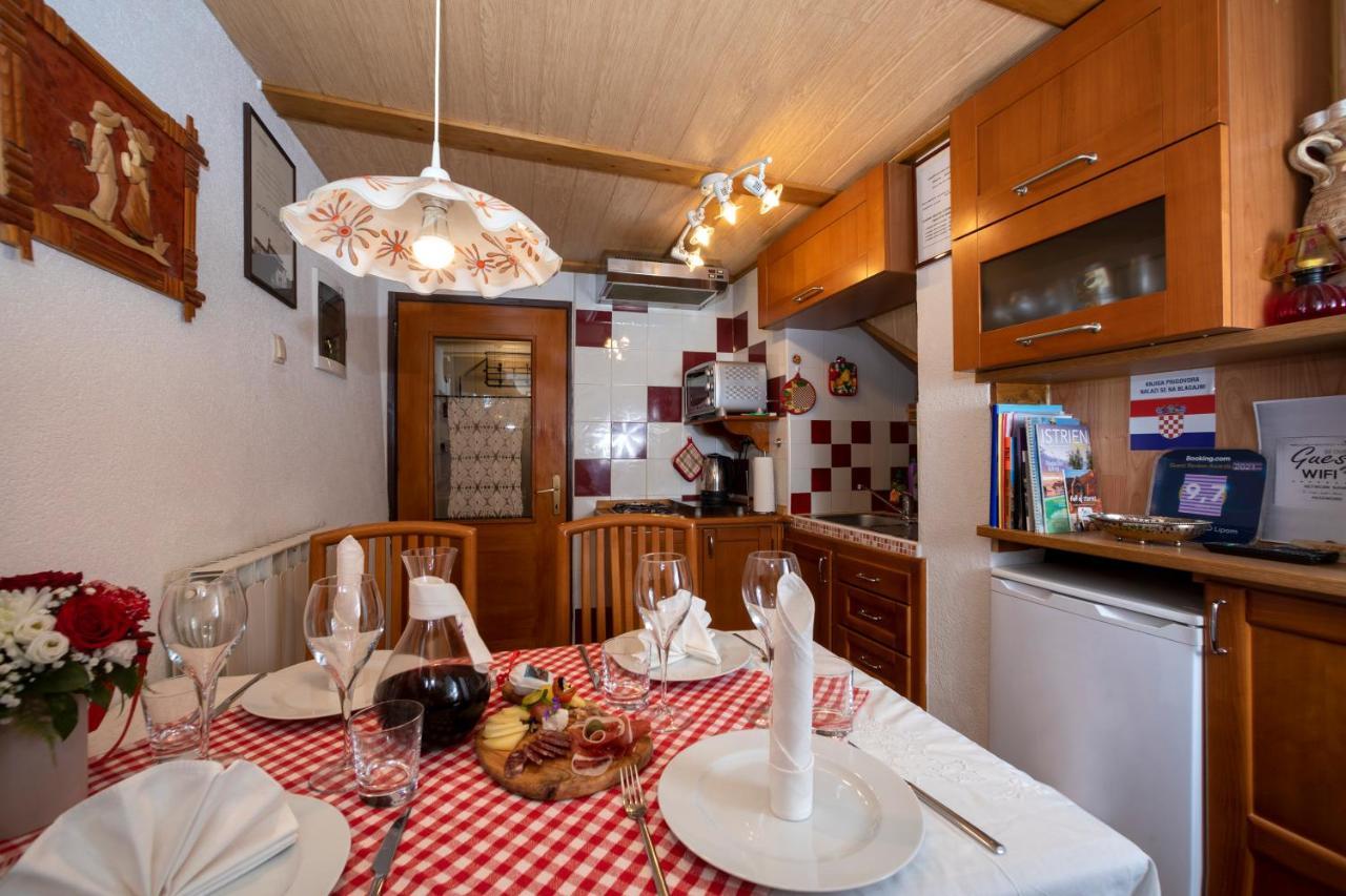 Roč Apartment Pod Lipom מראה חיצוני תמונה